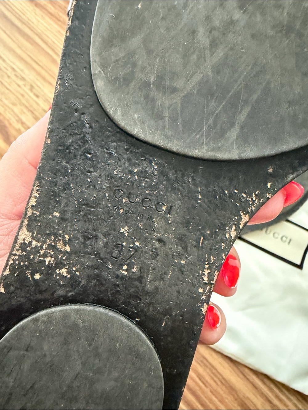 Women’s Gucci Black Embossed GG Leather Thong Sandals with Red-Green Web Size 7 - Picture 9 of 10